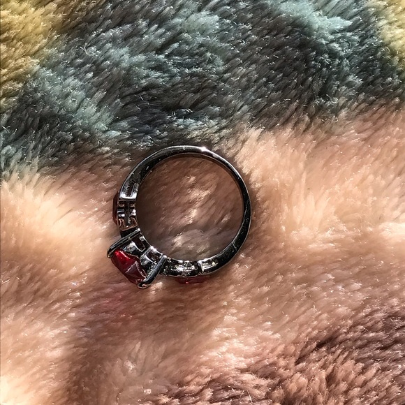 Ruby heart ring. - Picture 3 of 3